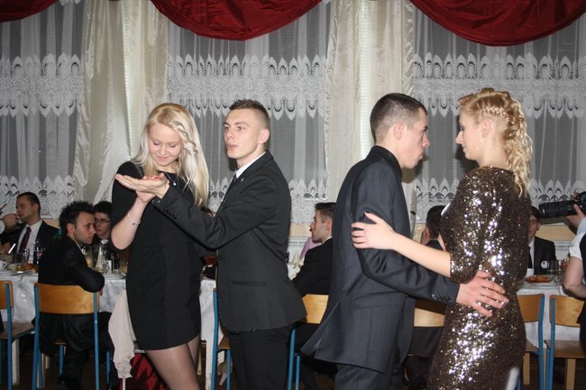 Studniówkowy sezon rozpoczęty - fotorelacja