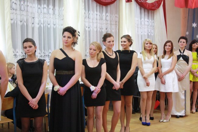 Studniówkowy sezon rozpoczęty - fotorelacja