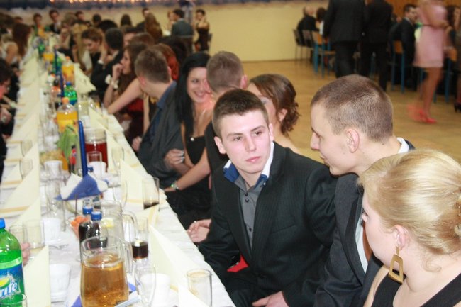 Studniówkowy sezon rozpoczęty - fotorelacja