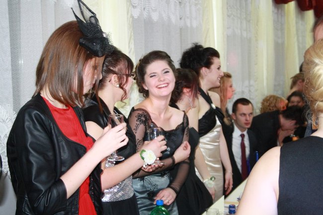 Studniówkowy sezon rozpoczęty - fotorelacja