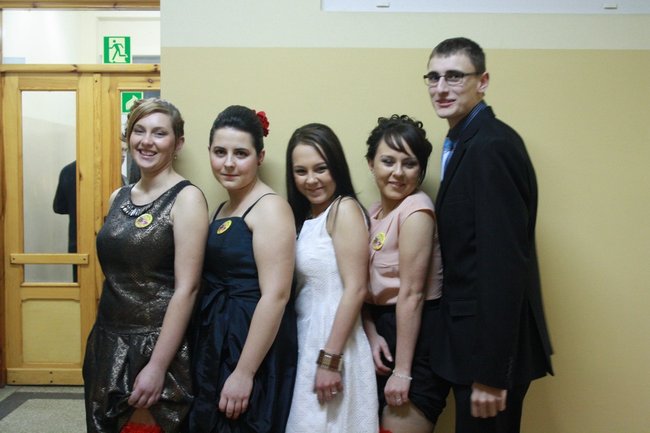 Studniówka w  szampańskich nastrojach - fotorelacja