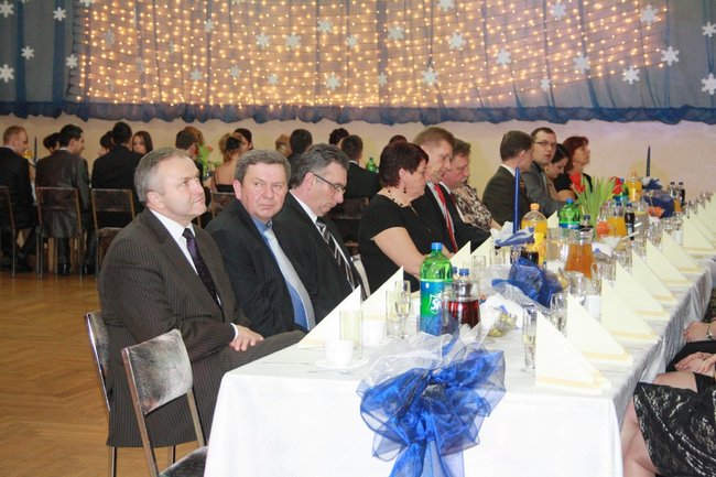 Studniówka w  szampańskich nastrojach - fotorelacja
