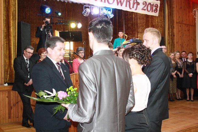 Studniówka w  szampańskich nastrojach - fotorelacja