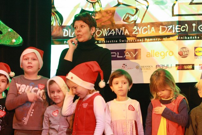 Przedszkolaki opanowały scenę - zdjęcia