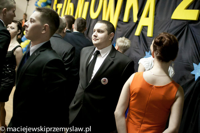 Tanecznym krokiem w dorosłość - zdjęcia