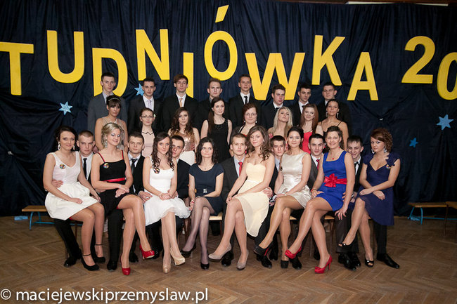 Tanecznym krokiem w dorosłość - zdjęcia