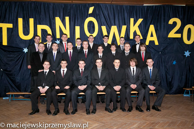 Tanecznym krokiem w dorosłość - zdjęcia