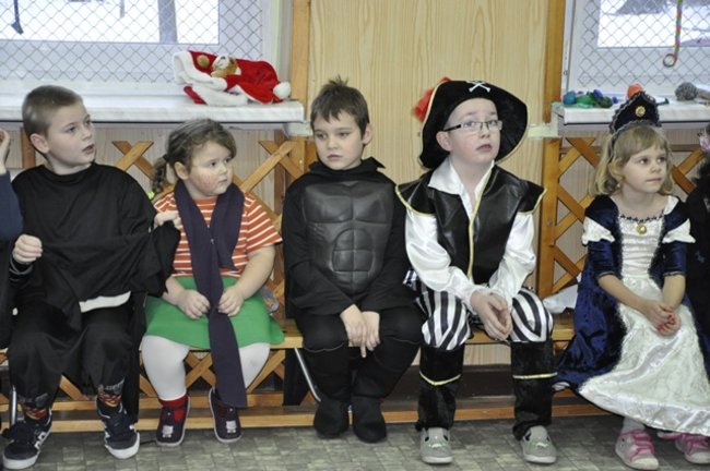 Kolorowy bal w Ciołkowie - zdjęcia