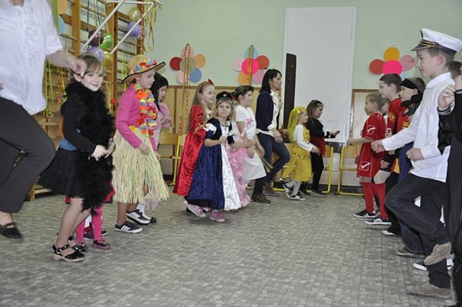 Kolorowy bal w Ciołkowie - zdjęcia