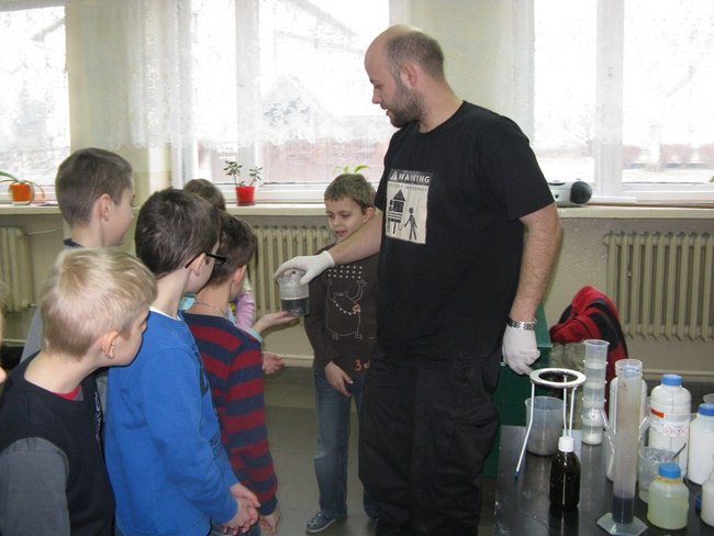 Eksplozja na lekcji - zdjęcia