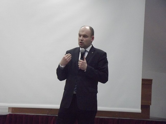 Debatowali o szansach i zagrożeniach