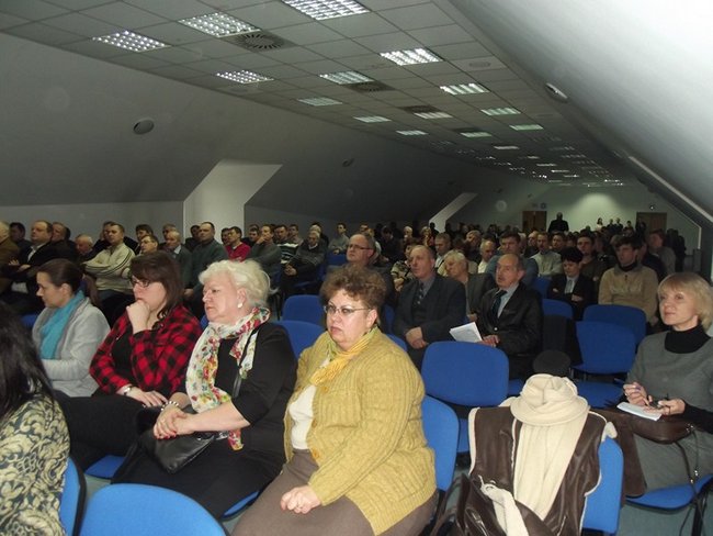 Debatowali o szansach i zagrożeniach