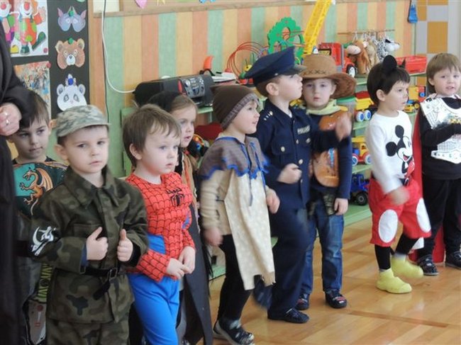 Kreatywne zabawy przedszkolaków - zdjęcia