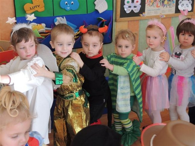 Kreatywne zabawy przedszkolaków - zdjęcia