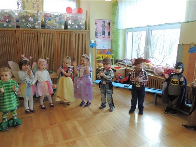 Kreatywne zabawy przedszkolaków - zdjęcia