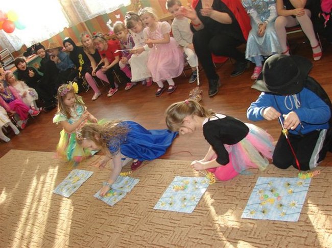 Kreatywne zabawy przedszkolaków - zdjęcia
