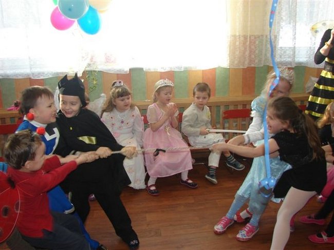 Kreatywne zabawy przedszkolaków - zdjęcia