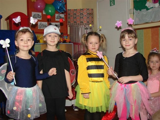 Kreatywne zabawy przedszkolaków - zdjęcia
