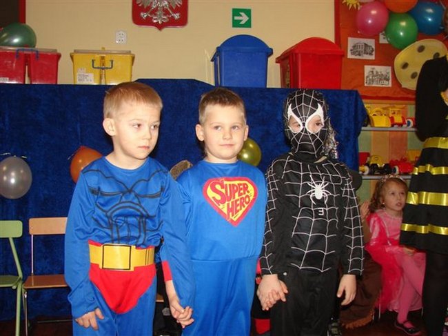 Kreatywne zabawy przedszkolaków - zdjęcia