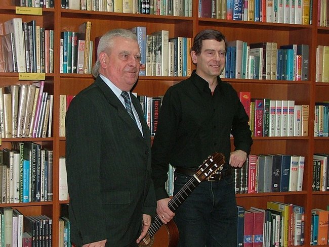 Klimatyczny recital w bibliotece - zdjęcia