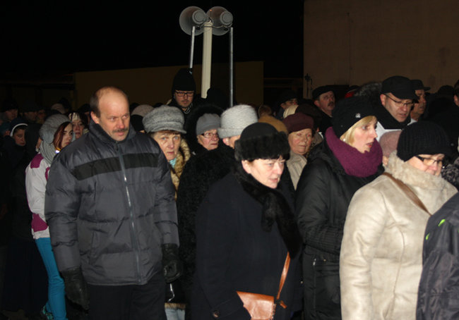 Tłumy podążyły za krzyżem - fotorelacja