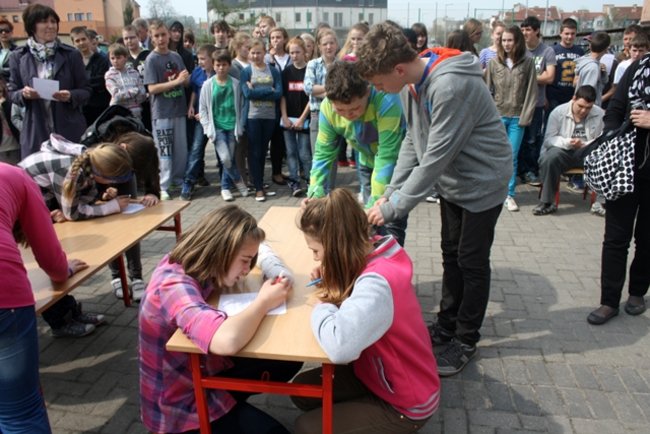 Młodzi przeciwko nałogom - zdjęcia