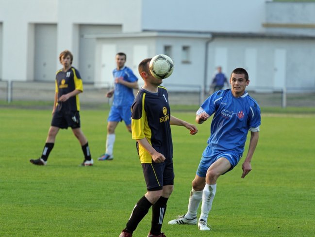 Kania rozgromiła Grom - zdjęcia