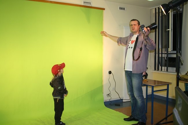 Pełne szkoły w sobotnią noc - zdjęcia