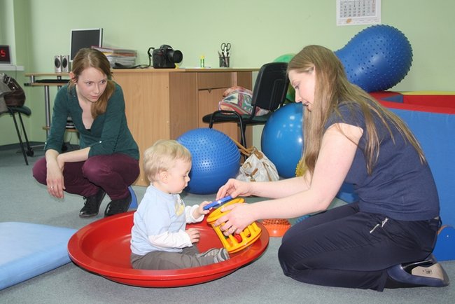 Pełne szkoły w sobotnią noc - zdjęcia