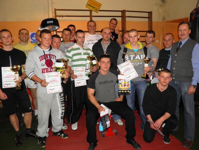 Prawie dwieście kilo na klatę - zdjęcia