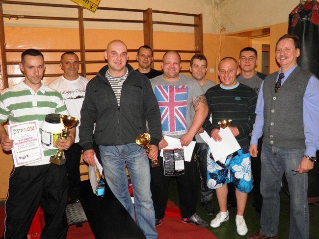 Prawie dwieście kilo na klatę - zdjęcia