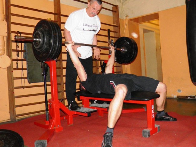 Prawie dwieście kilo na klatę - zdjęcia