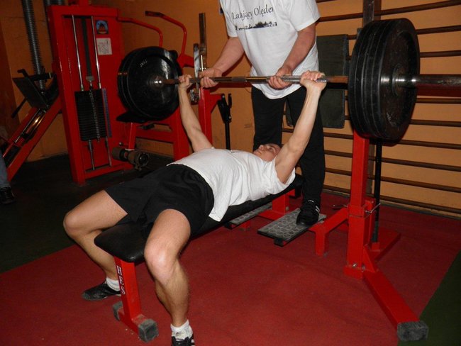 Prawie dwieście kilo na klatę - zdjęcia