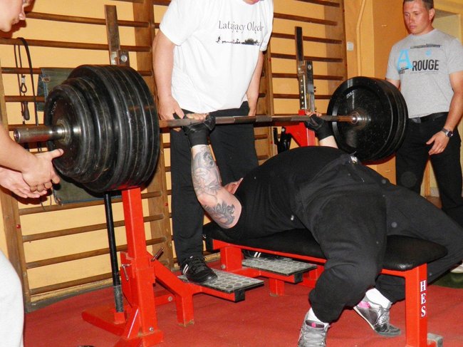 Prawie dwieście kilo na klatę - zdjęcia