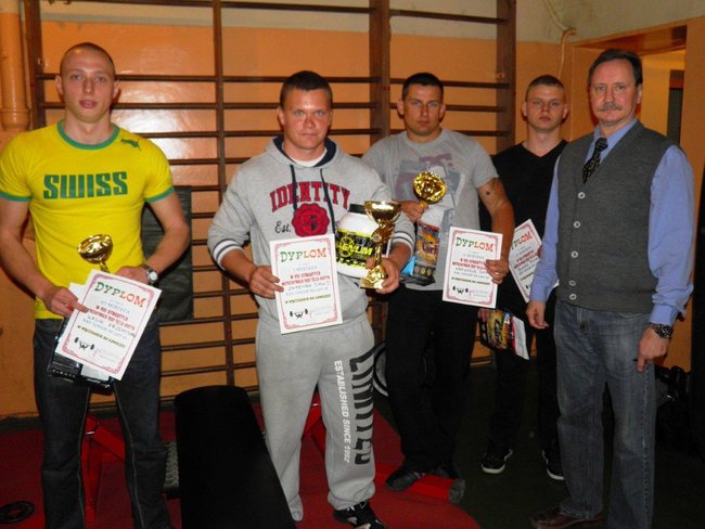 Prawie dwieście kilo na klatę - zdjęcia