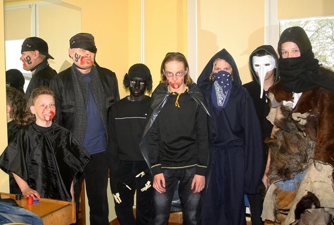 Błąkali się w ciemnościach - zdjęcia