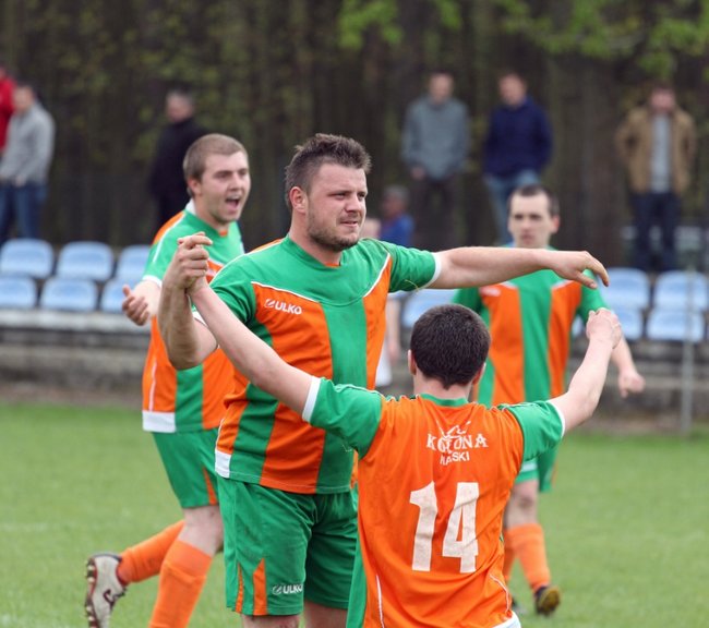 Lider na kolanach!  - zdjęcia