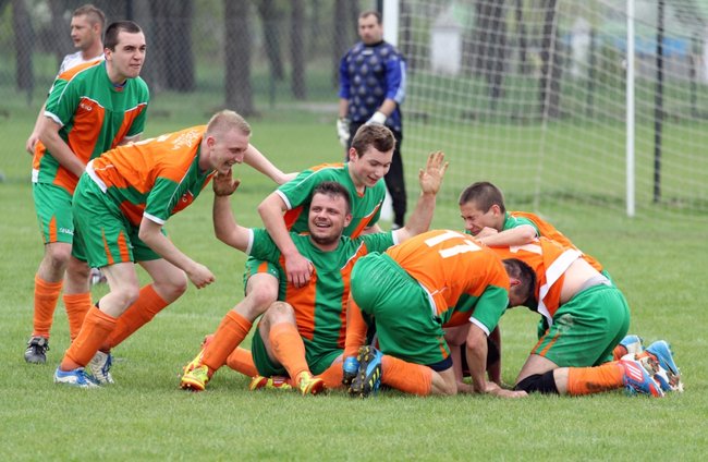 Lider na kolanach!  - zdjęcia