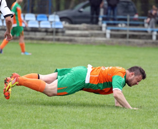 Lider na kolanach!  - zdjęcia