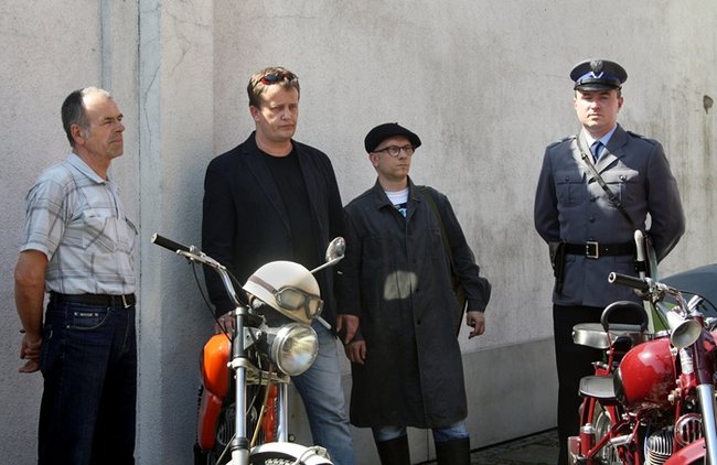 Przygotowani do nocnej jazdy - zdjęcia