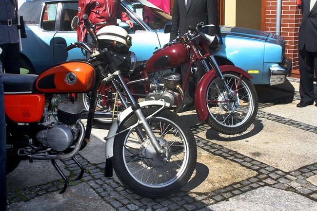 Przygotowani do nocnej jazdy - zdjęcia