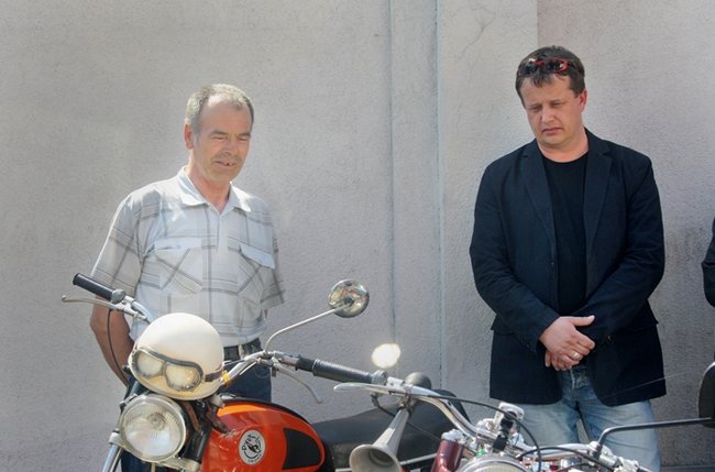 Przygotowani do nocnej jazdy - zdjęcia