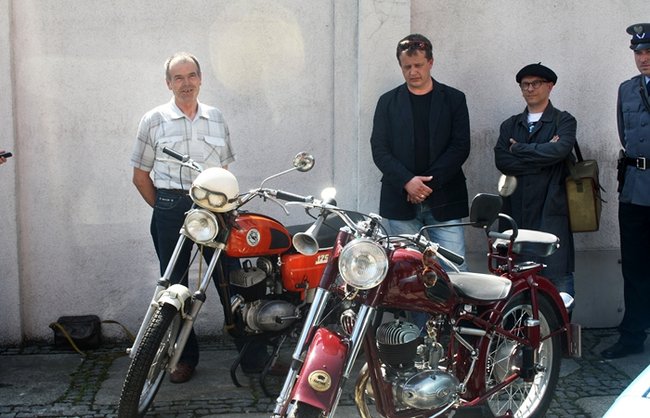 Przygotowani do nocnej jazdy - zdjęcia