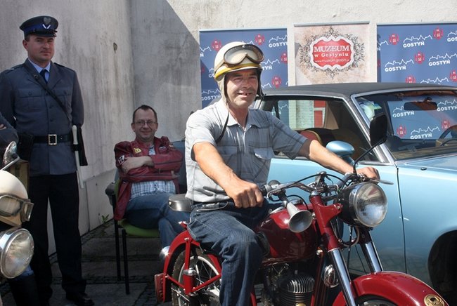 Przygotowani do nocnej jazdy - zdjęcia