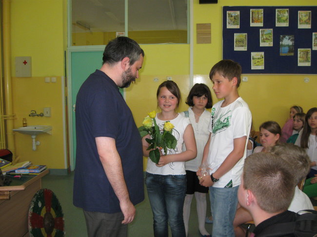 Z toporem do uczniów - zdjęcia