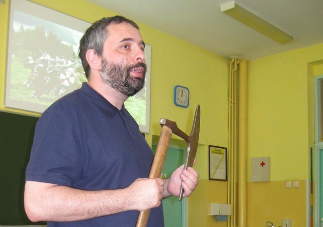 Z toporem do uczniów - zdjęcia