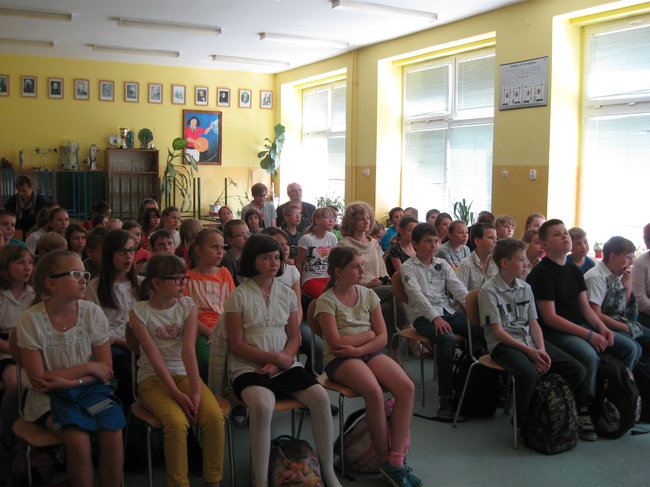 Z toporem do uczniów - zdjęcia