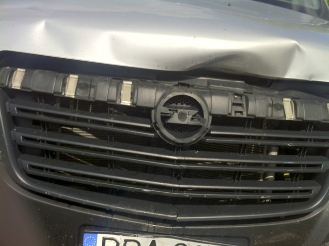 Zderzenie podczas zawracania - zdjęcia