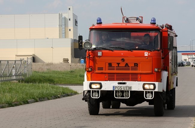 Symulowany pożar w fabryce styropianu - zdjęcia+film