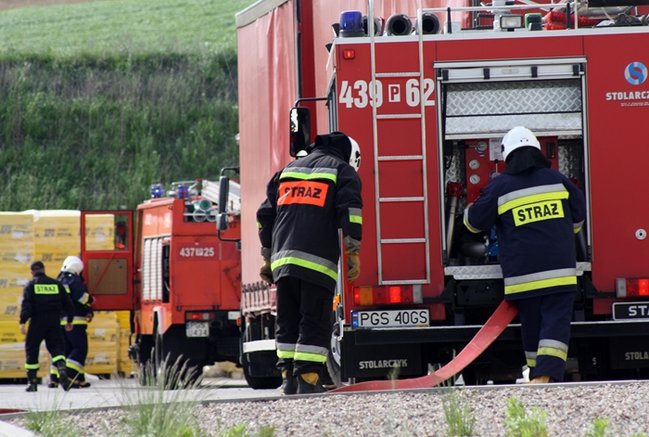 Symulowany pożar w fabryce styropianu - zdjęcia+film